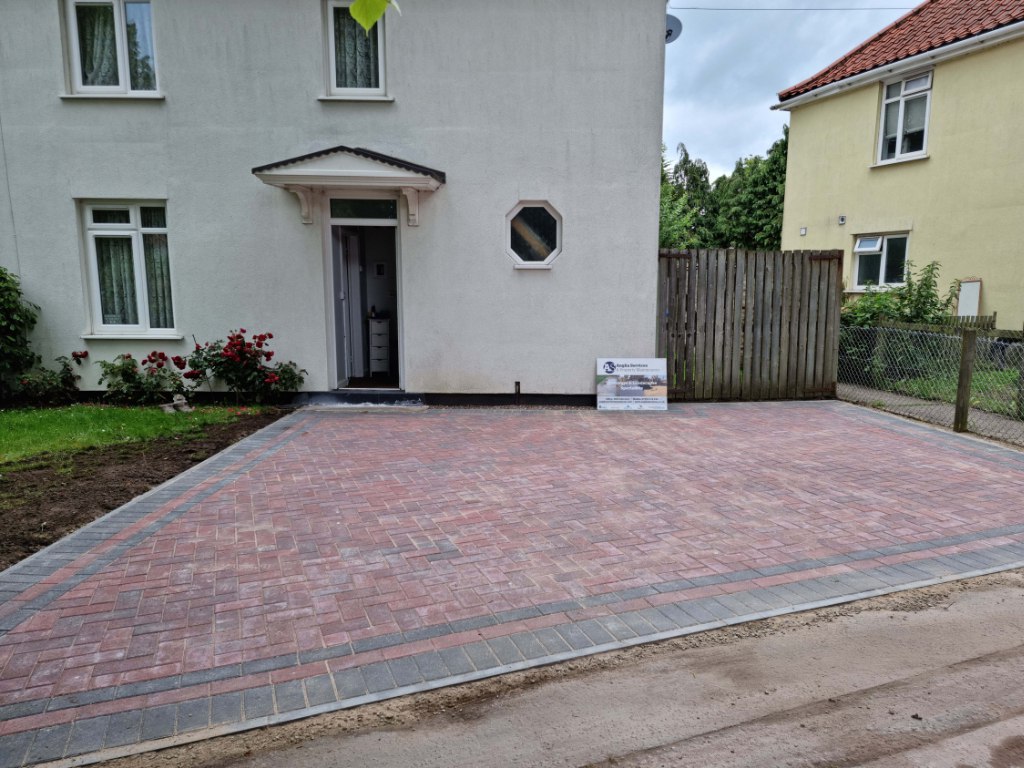 This is a newly installed block paved drive installed by Tunbridge Wells Driveways